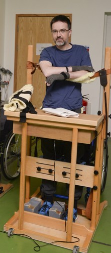 Standing frame